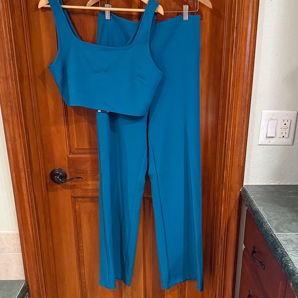 Sincerely Jules Teal Wide-Leg Pants & Cropped Tank Set - Picture 3 of 8